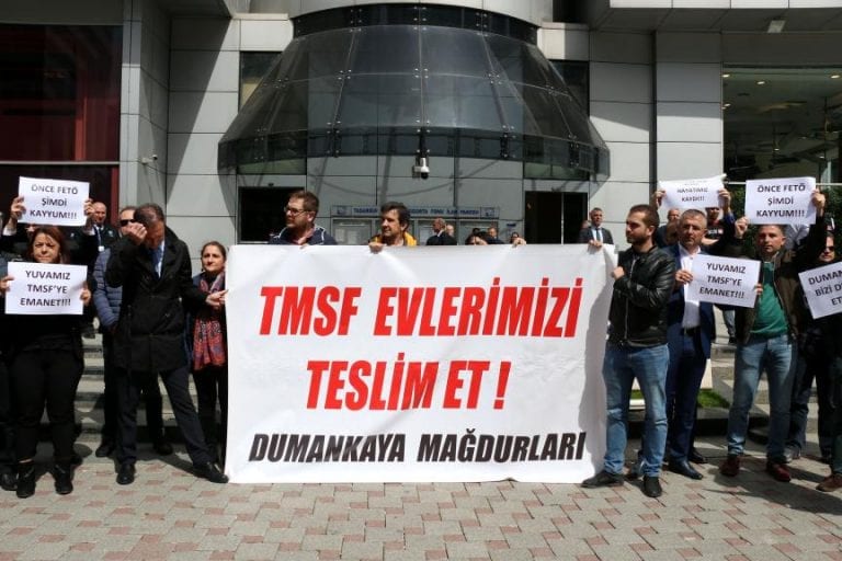 Dumankaya İnşaat Mağdurları TMSF Önünde Eylem Yaptı