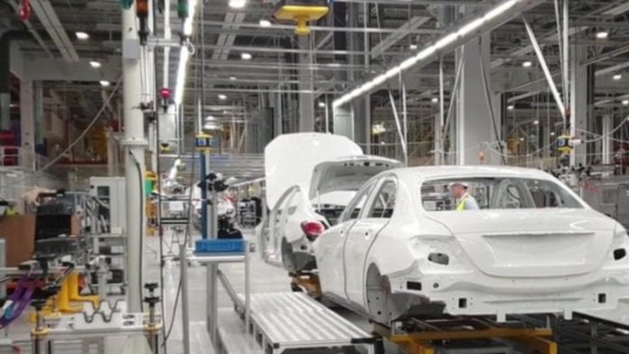 Mercedes, Rusya'daki İlk Fabrikasını Açıyor