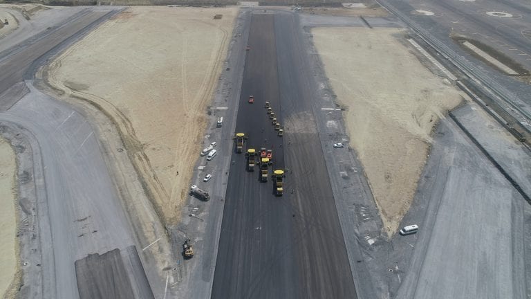 İstanbul Havalimanı’nda 3. Pist Hazırlıkları Sürüyor
