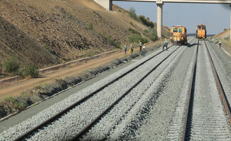 Fuat Oktay: “Ankara-Sivas YHT hattını 2020’de tamamlamayı arzu ediyoruz”