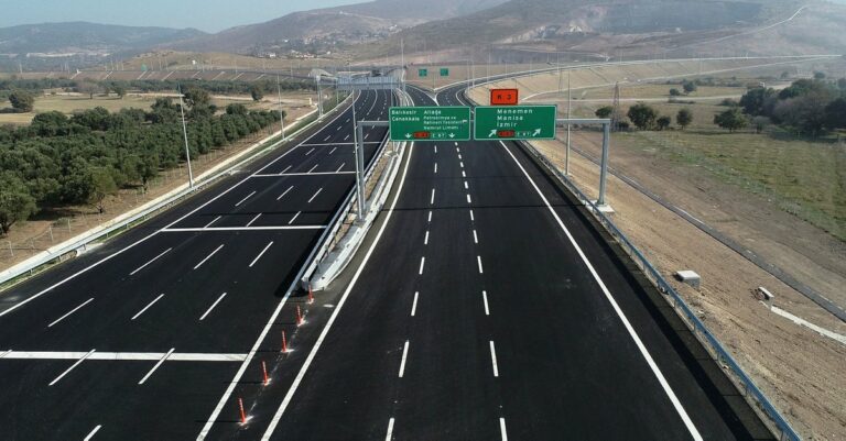 Menemen – Aliağa – Çandarlı Otoyolu 29 Ekim’e Yetişecek