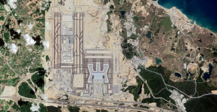 Yeni Havalimanının Yeni Pisti Uydu Görüntülerine Yansıdı