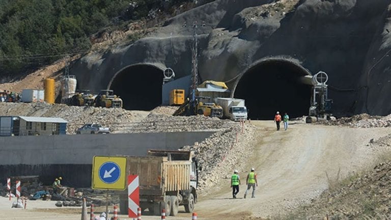 Türkiye’nin 40 Virajlı En Tehlikeli Yolunda, Tünel ve Yol Projesinde Sona Geliniyor