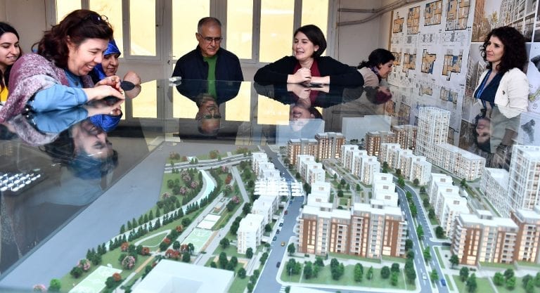 İzmir Emrez’de Kentsel Dönüşüm Çalışmaları Sürüyor