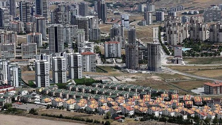 “Kriz döneminde konut piyasası ihtiyaçların evrildiği bir döneme girecek”