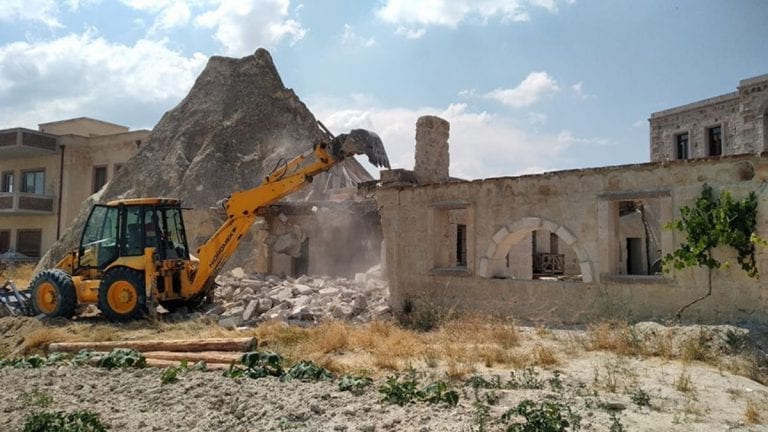 Bakan Kurum Duyurdu: Kapadokya’da Kaçak Yapı Yıkımı Tamamlandı!