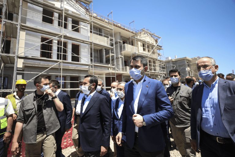 Bakan Murat Kurum’dan Son Dakika Açıklaması: Elazığ Deprem Konutları Ne Zaman Teslim Edilecek?