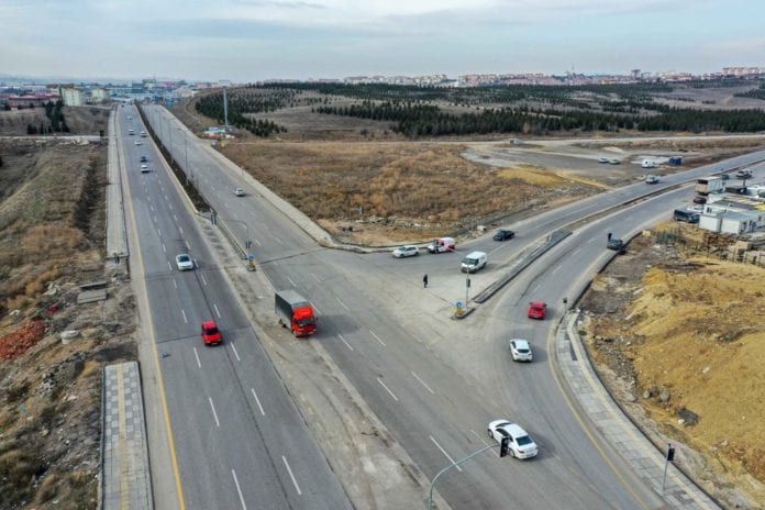 Ankara Büyükşehir Belediyesi Kent Trafiğini Rahatlatacak Yol Çalışmalarına Hız Verdi!