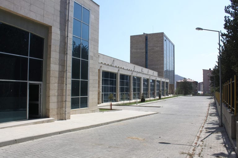 TOKİ’den Mardin’e 72 Dükkanlı Ticaret Merkezi!