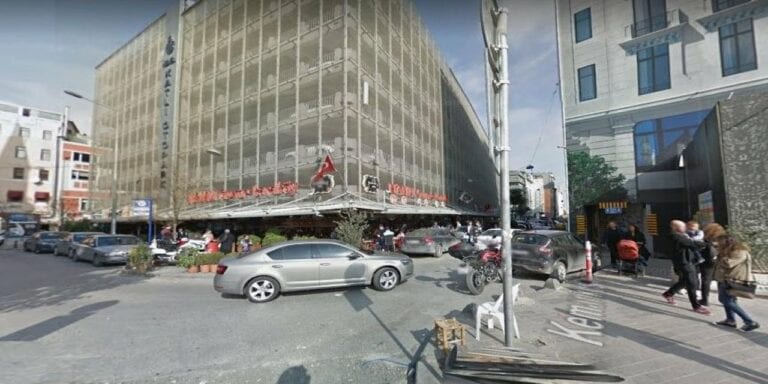 Karaköy’deki 45 Yıllık Otopark Yıkılacak, Yerine Meydan Yapılacak