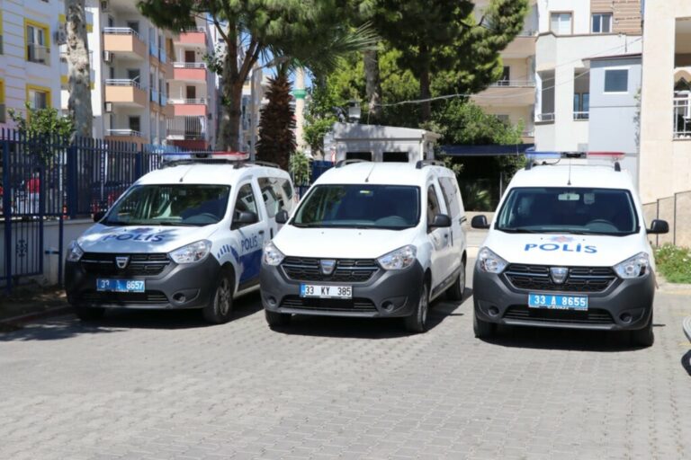 Medcem Çimento, Silifke Emniyet Müdürlüğü’ne Araç Bağışında Bulundu