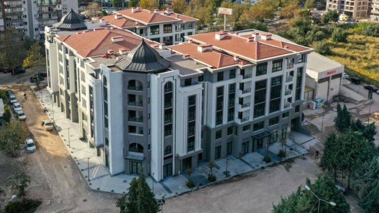 İzmir Deprem Konutları Bugün Teslim Ediliyor