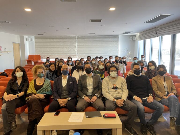 EGİAD IDEATHON Fikir Maratonu İle Gençler Buluştu