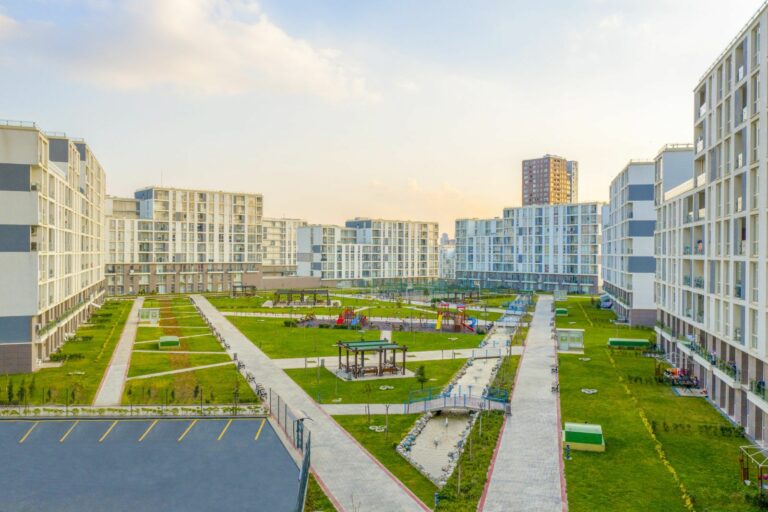 Emlak Konut GYO Firuzköy 1. Etap 1. Kısım İçin Yer Teslimi Yapıldı