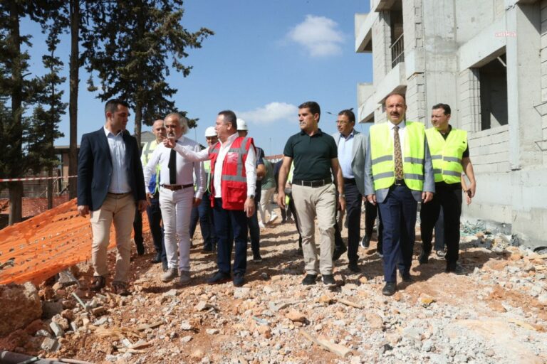 Başkan Böcek, Kentsel Dönüşüm Alanını İnceledi