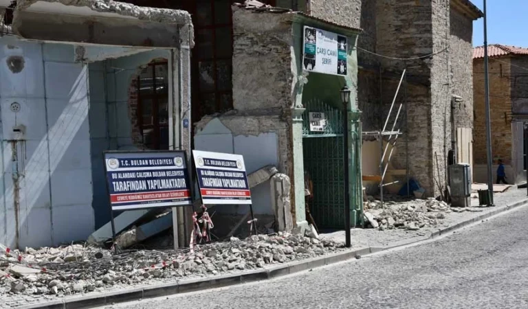 Tarihi Çarşı Cami’nin Restorasyon Çalışmaları Başladı