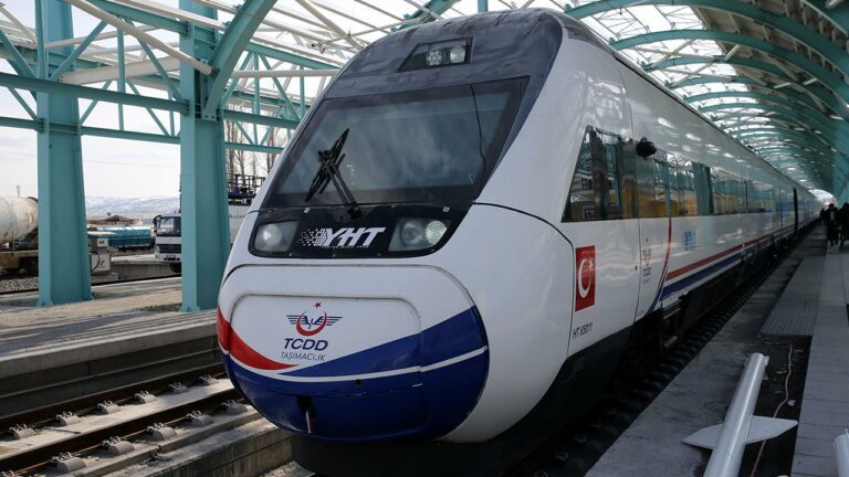 Ankara-İzmir Hızlı Tren Hattı Projesinin Bitiş Tarihi Belli Oldu￼