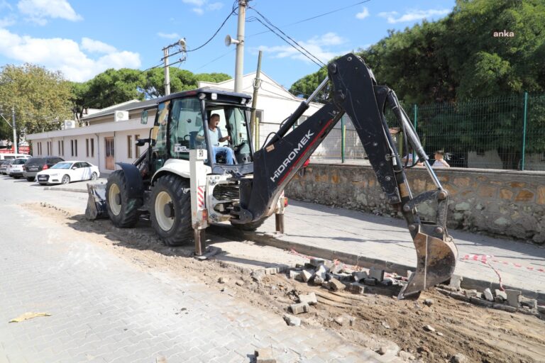 Burhaniye’de Yol Yapım Çalışmaları Hızla Sürüyor