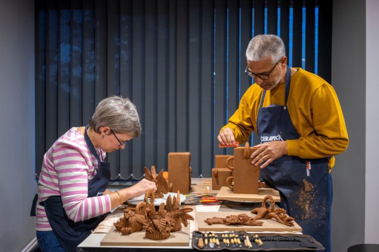 Kale Tasarım ve Sanat Merkezi’nden (KTSM) Öncü Proje: İlk Konuk Sanatçı Programı, Seramik Alanında Gerçekleşiyor
