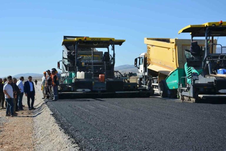 Korkuteli–Bucak Yolu İnşaat Çalışmaları Sürüyor