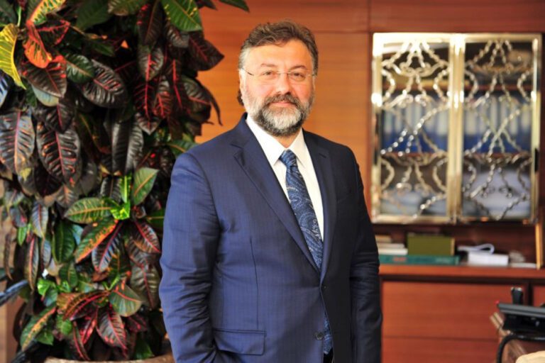 Sur Yapı ve Azerbaycan Arasında İlk İmzalar Atıldı