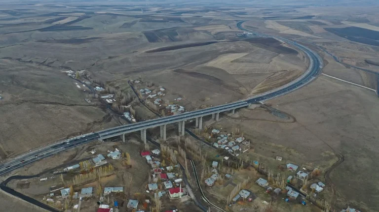 Ağrı Hamur-Tutak-Patnos Yolu Ulaşıma Açıldı