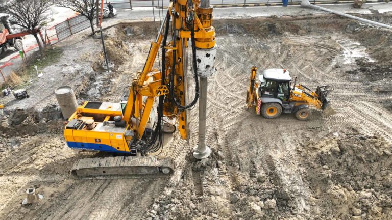 Koru Kent Meydanı ve Otopark Projesi İnşaat Çalışmaları Hızla Sürüyor