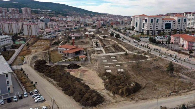 Menekşe Evler Millet Bahçesi Projesi Hızla Yükseliyor