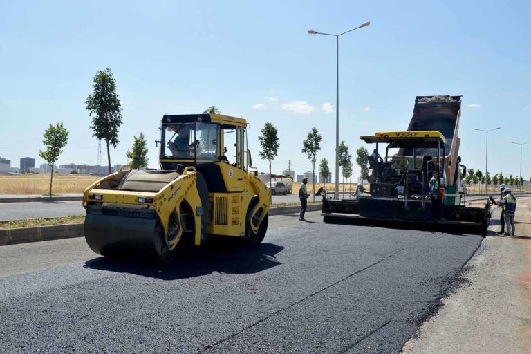 Diyarbakır’da Yol Çalışmaları Devam Ediyor