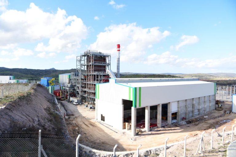 Ezine OSB’de Fabrikalar Yükseliyor