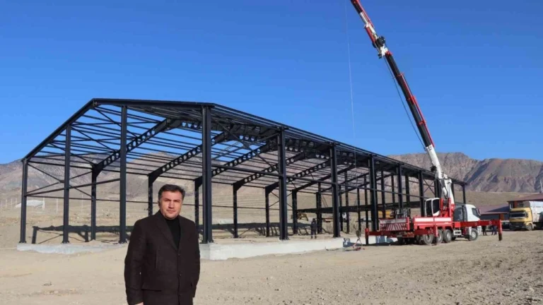 Oltu OSB’de Fabrika İnşaatı Sürüyor