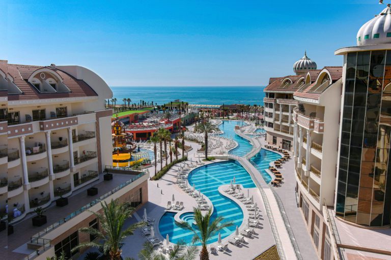 Havuz Karosunda Yükselen Değer: Serapool Porselen