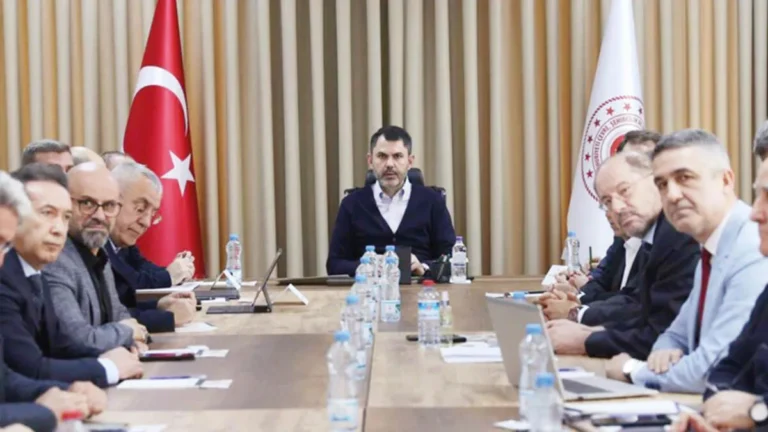 Bakan Kurum İnşaat Malzemesi Sektörüyle Bir Araya Geldi