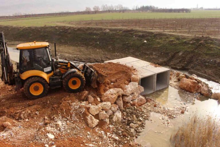 Elmalı’da Köprü İnşaatı Başladı