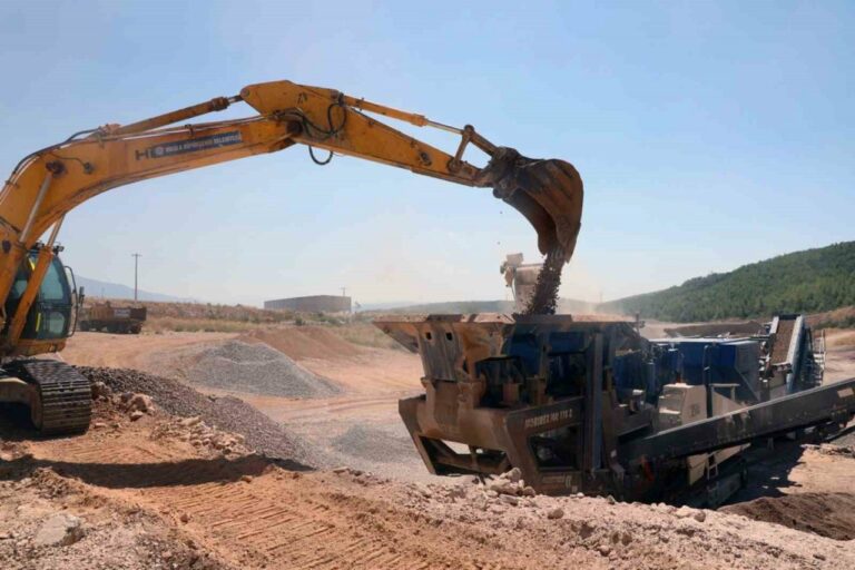 Muğla’da İnşaat Atıkları Asfalt Malzemesine Dönüşüyor