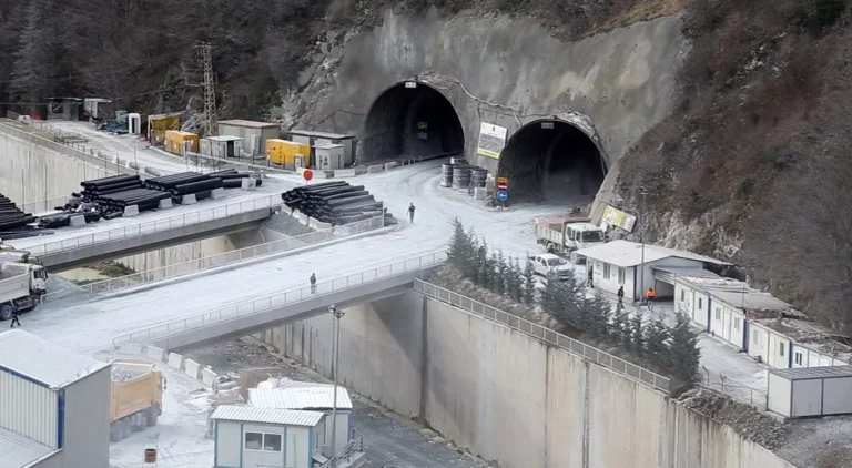 Zigana Tüneli Nisan’da Hizmete Açılıyor