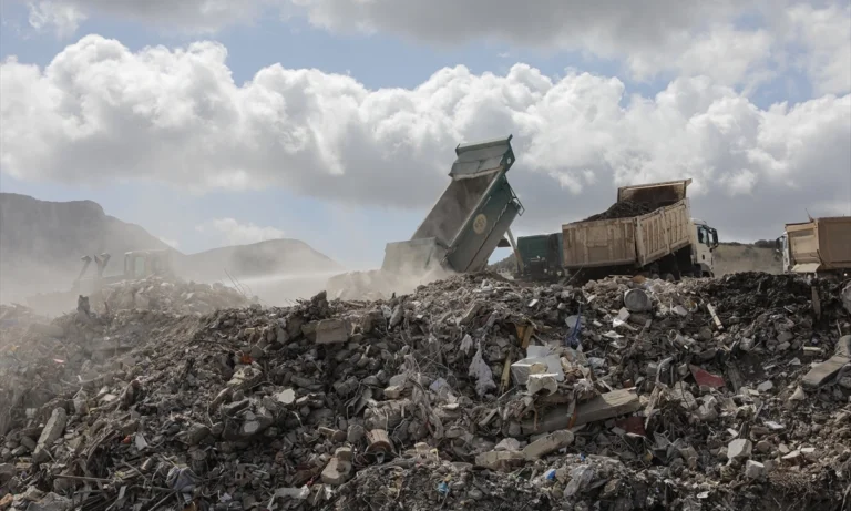 Metalurji ve Malzeme Mühendisi Erhan Mataracı, Enkaz Kaldırma Çalışmalarında Çevreyi Tehdit Eden Hataları Anlattı