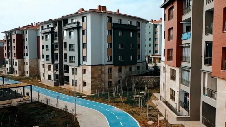 İzmir’de Konutların Ortalama Kira Bedeli 11 Bin 24 TL Oldu