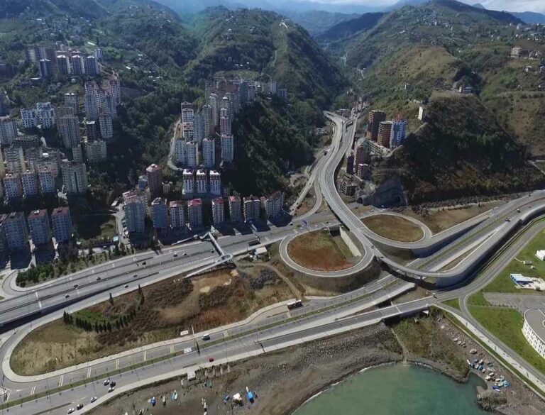 Kanuni Bulvarı’nda İnşaat Çalışmaları Sürüyor