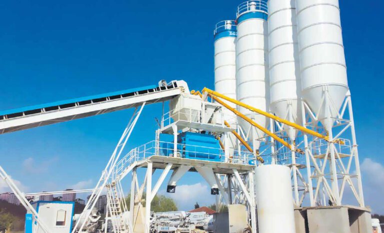 BAE Askeri Havalimanına Türk Üretimi Beton Santrali!