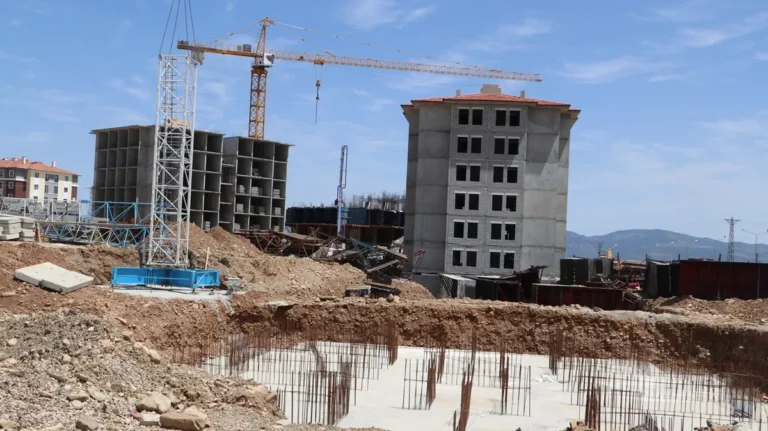 Gaziantep Afet Konutlarının İnşaatı Devam Ediyor
