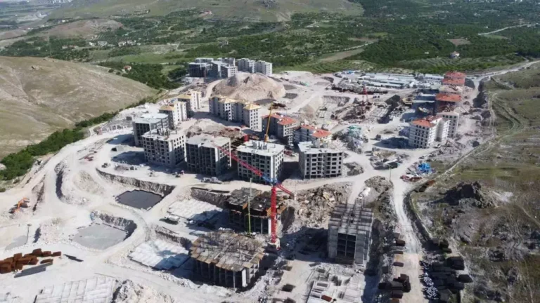 Malatya’da Deprem Konutlarının İnşaatı Devam Ediyor
