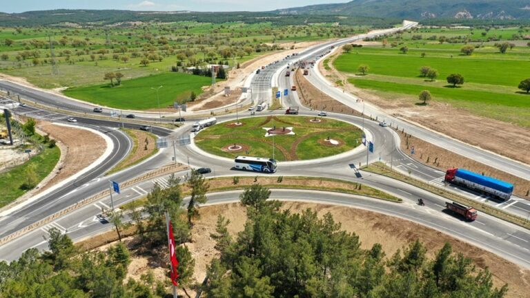 Uşak Güney Çevre Yolu Trafiğe Açıldı
