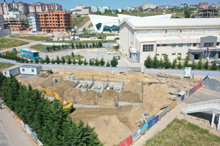 Çayırova Gençlik Merkezi İnşaatı Devam Ediyor
