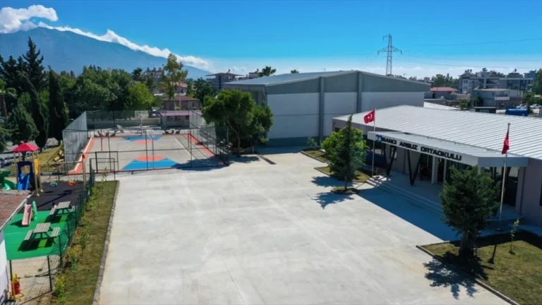 Sabancı Vakfı Hatay’da 3 Okul Açtı