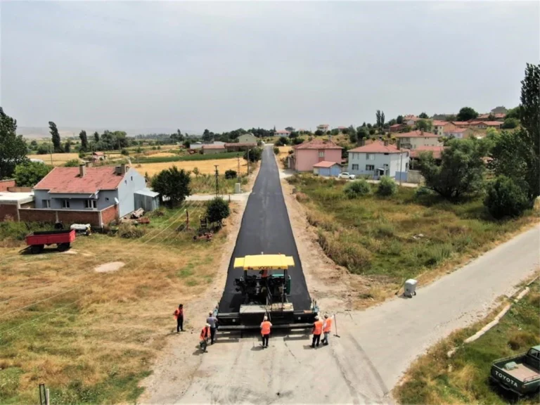 İnönü’de Yol Yapım Çalışmaları Devam Ediyor
