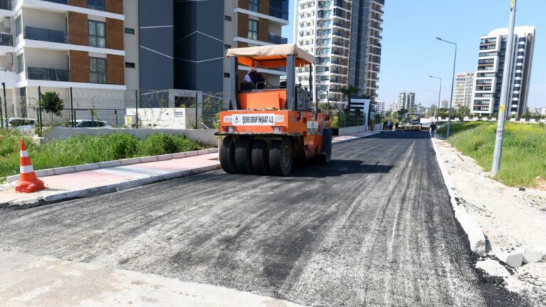 Mersin, Yenişehir’de Yol Yapım Çalışmaları Sürüyor