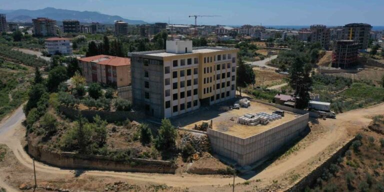 Serik’te 11 Okulun İnşaatı Devam Ediyor