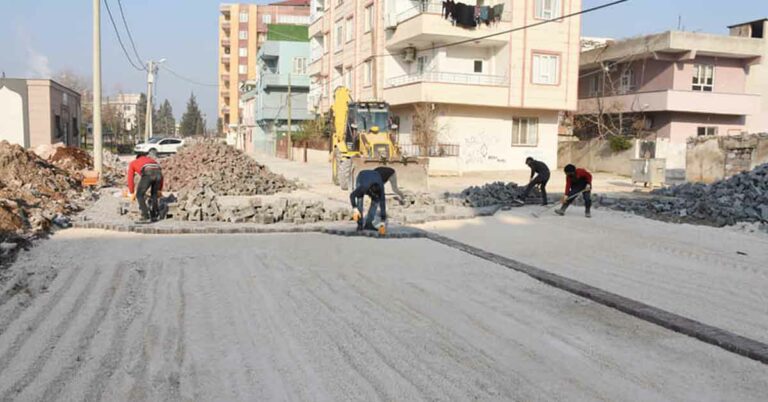 Hilvan Yol Yapım Çalışmaları Devam Ediyor