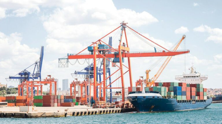 İhracatın Yarısı Sanayi Sektöründe Gerçekleşti